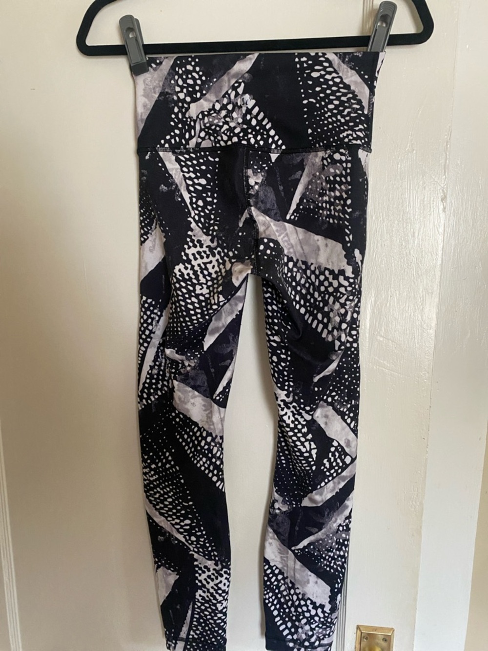 Lulu Lemon Abstract Black & White High-Waist Leggings Yoga Pants